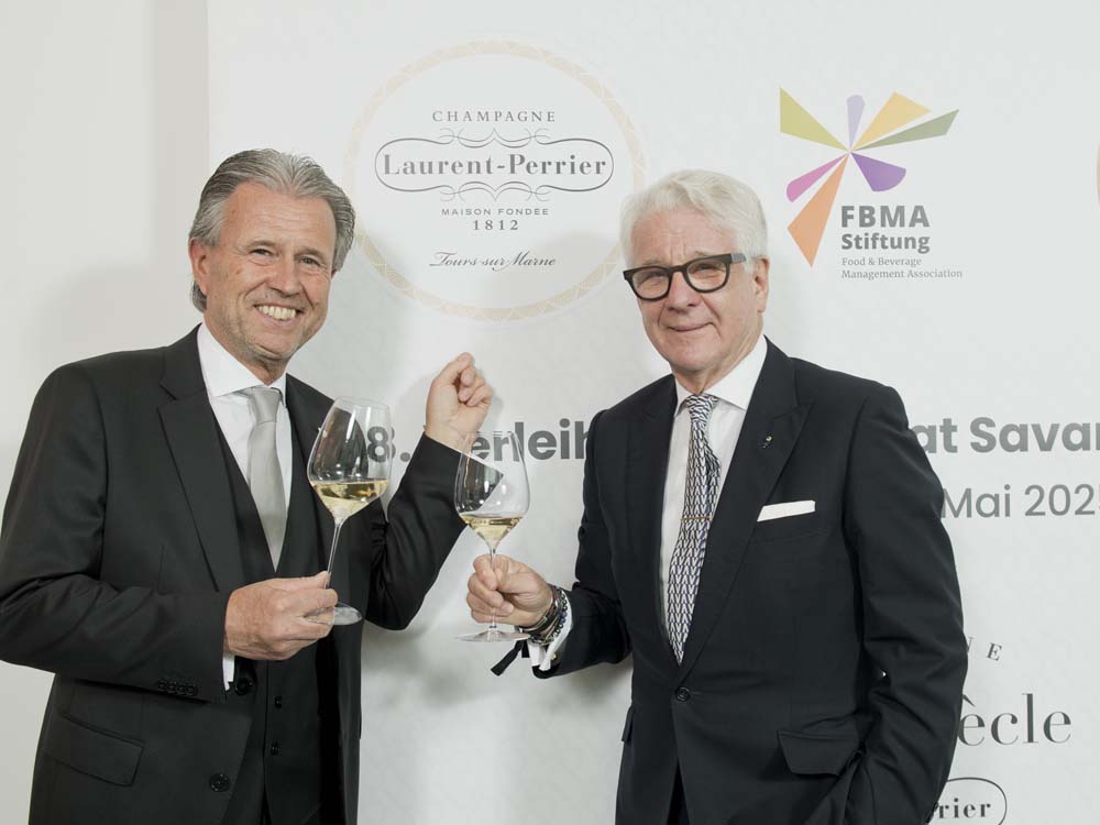 68. Brillat Savarin-Plakette - Preisträger Thomas Schreiner, Vice President für Deutschland, Österreich und die Schweiz des Champagnerhauses Laurent-Perrier mit dem Laudator Marcel Reif