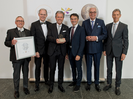 FBMA Stiftung – 68. Brillat Savarin-Plakette – Preisverleihung 2025 – Preisträger Thomas Schreiner mit Plakette, Geschäftsführer Klaus-Günther Wiesler Stiftungsratsvorsitzender Konrad Pötzel mit Urkunde