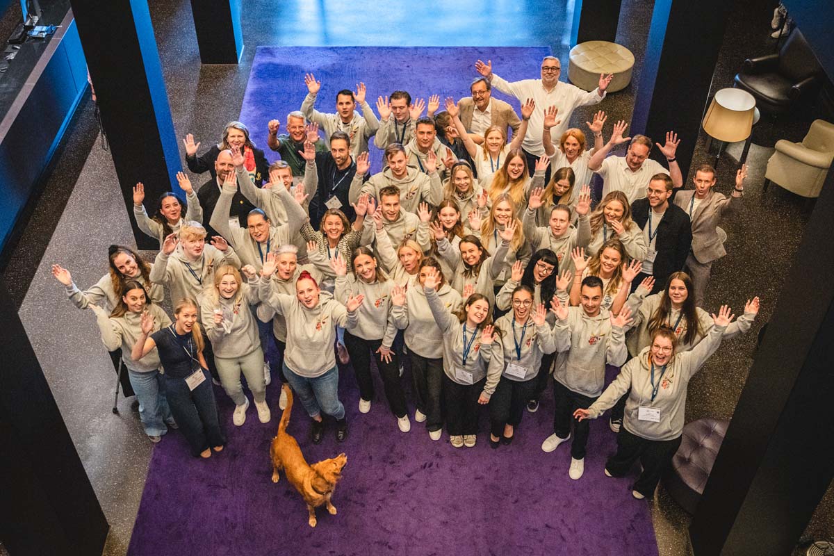 Gruppenbild aller Mentoren und Mentees