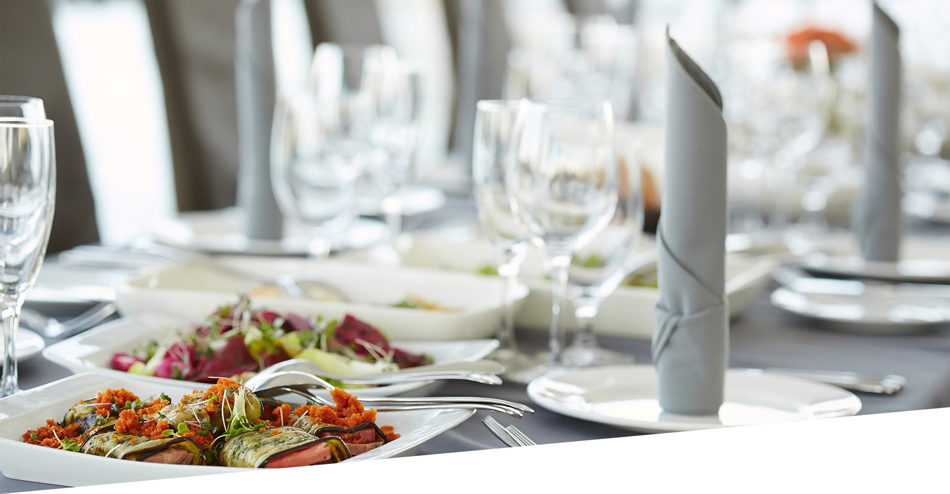 festlich gedeckter Tisch festlich gedeckter Tisch